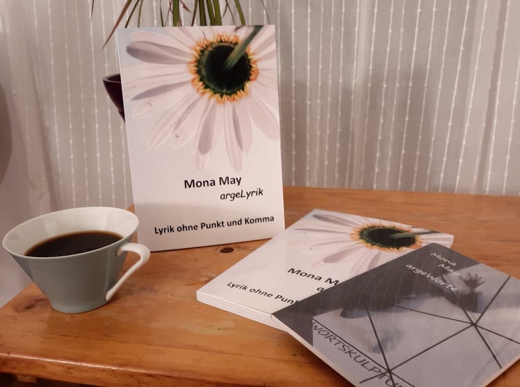 zwei neue Bücher von Mona May